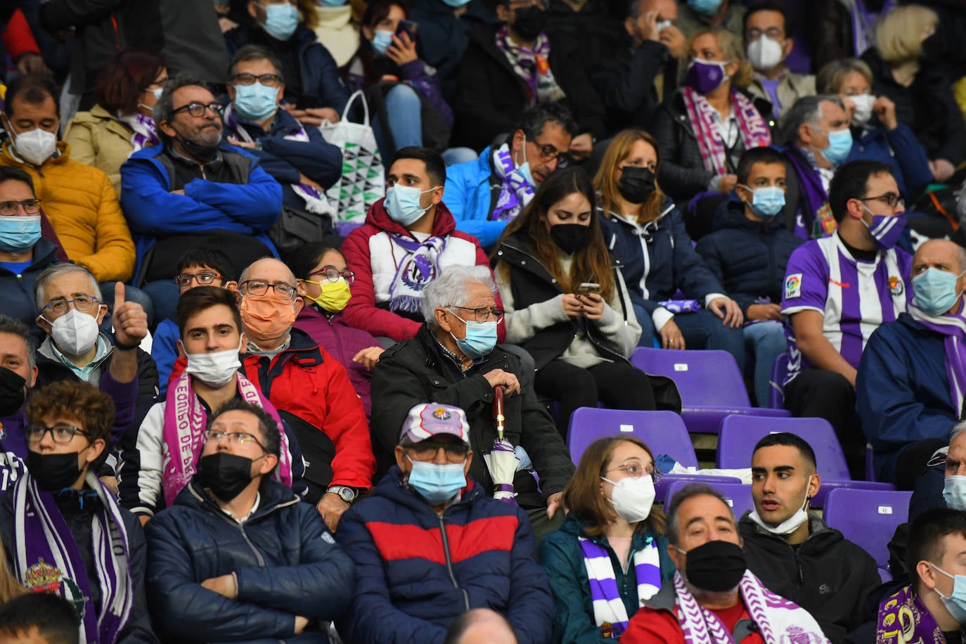 Fotos: Las imágenes de la grada de Zorrilla en el Real Valladolid-Eibar