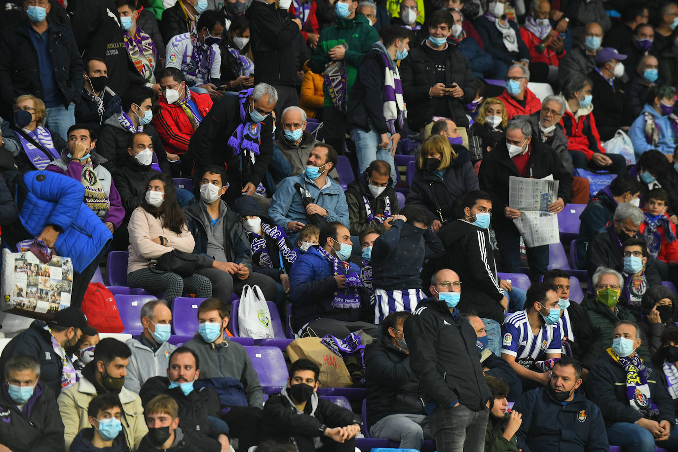 Fotos: Las imágenes de la grada de Zorrilla en el Real Valladolid-Eibar