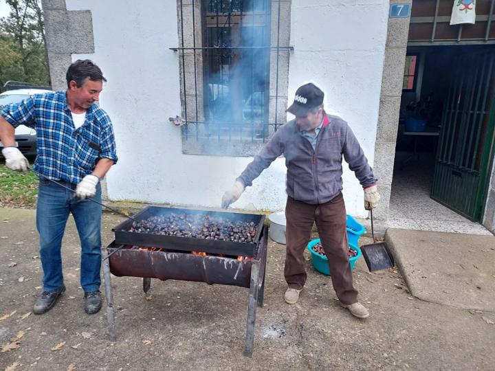 Calbochada y disfraces de Halloween en Linares de Riofrío, Villanueva del Conde y Nava de Francia