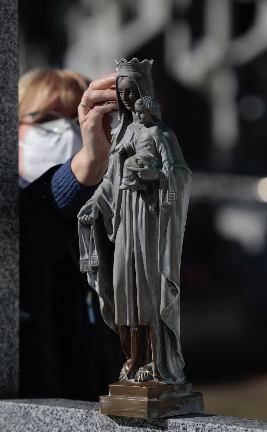 Día de Todos los Santos en el Cementerio del Carmen de Valladolid.