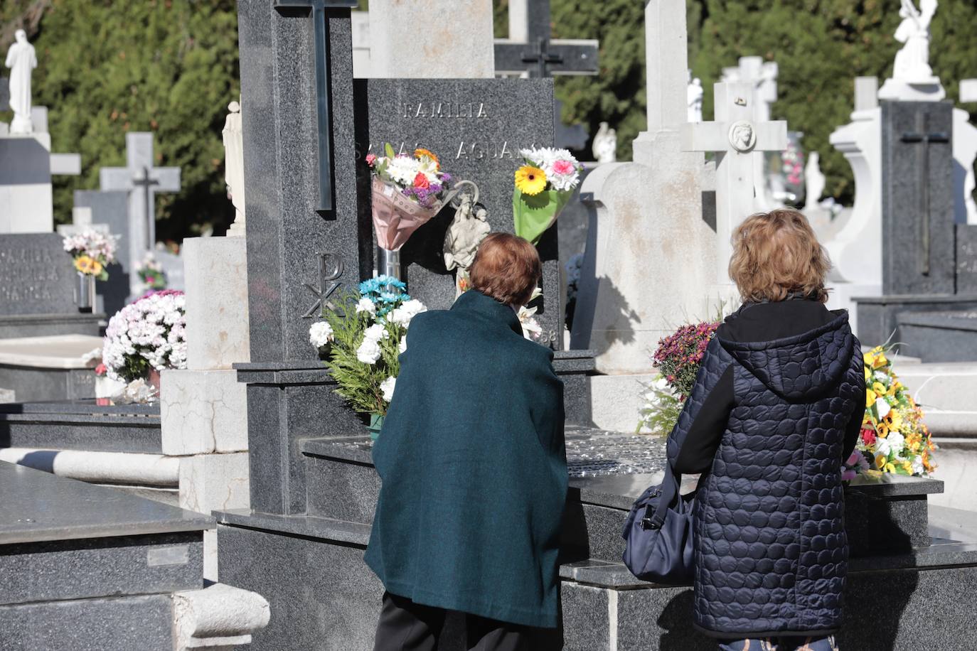 Día de Todos los Santos en el Cementerio del Carmen de Valladolid.