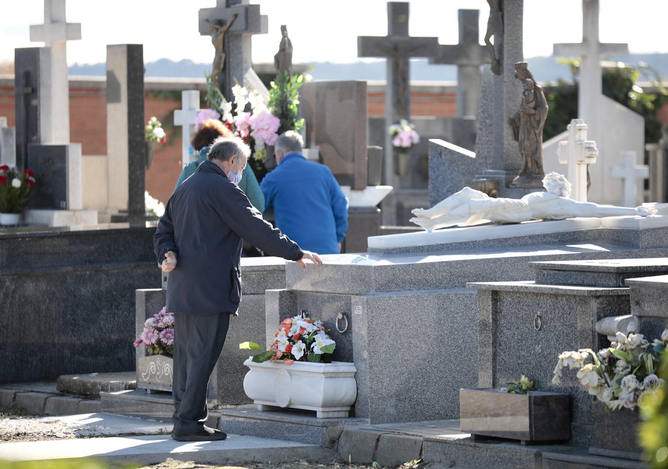 Día de Todos los Santos en el Cementerio del Carmen de Valladolid.