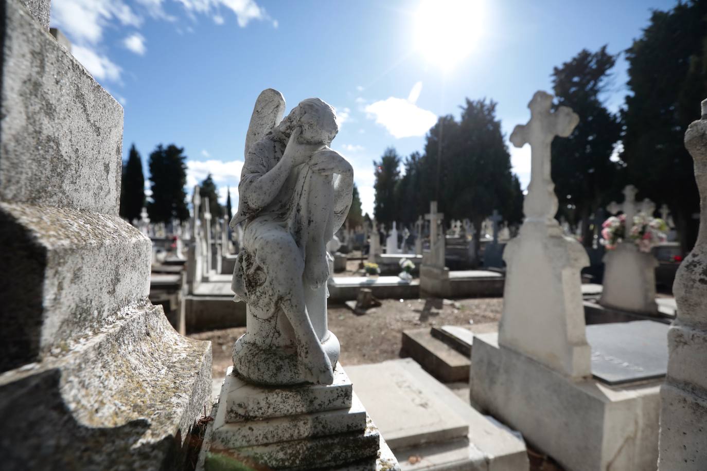 Día de Todos los Santos en el Cementerio del Carmen de Valladolid.