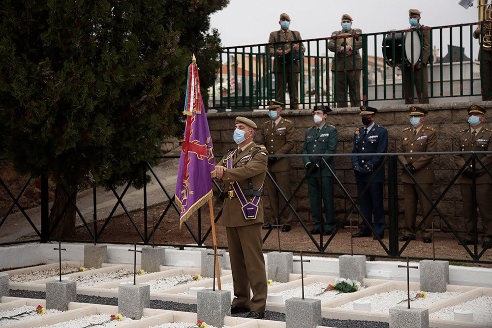 Día de los Caídos por la Patria en el cementerio de Salamanca