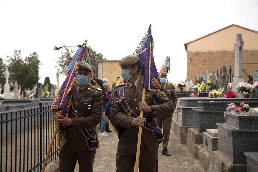 Día de los Caídos por la Patria en el cementerio de Salamanca