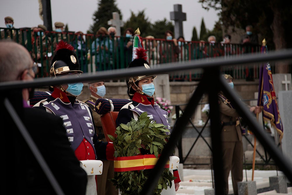Día de los Caídos por la Patria en el cementerio de Salamanca