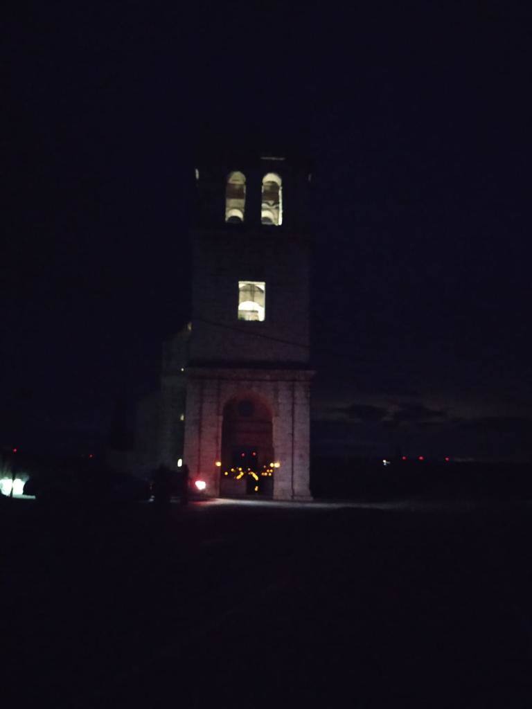 Fotos: Velas en el cementerio de Pedrosa del Rey