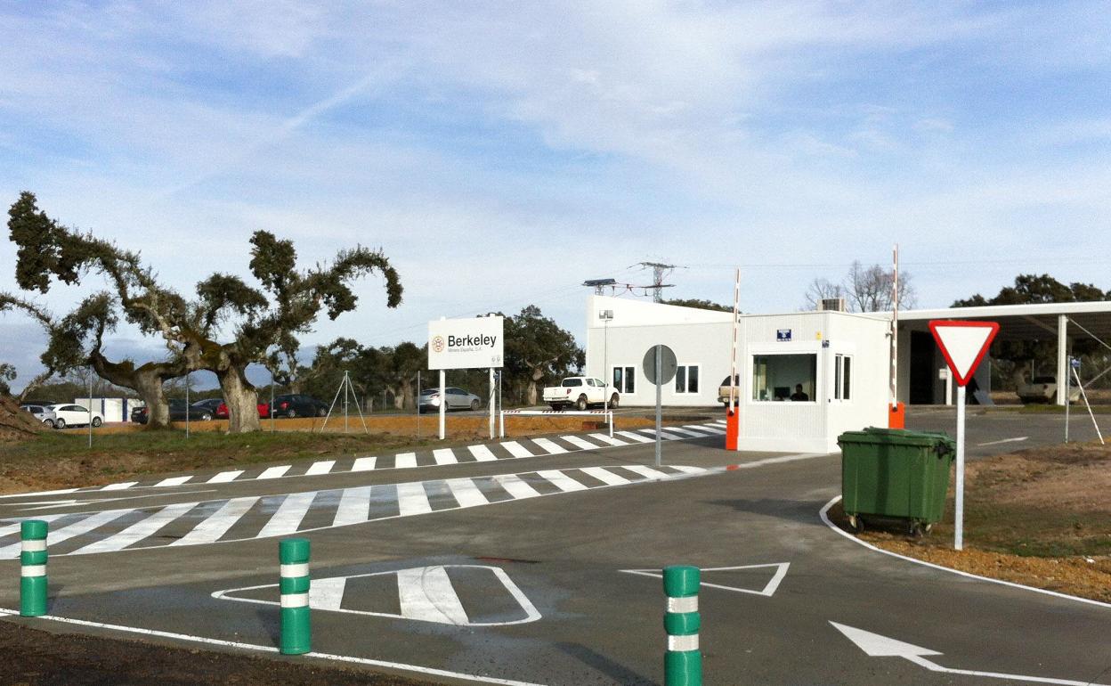 Exterior de las oficinas de Berkeley en Retortillo. 