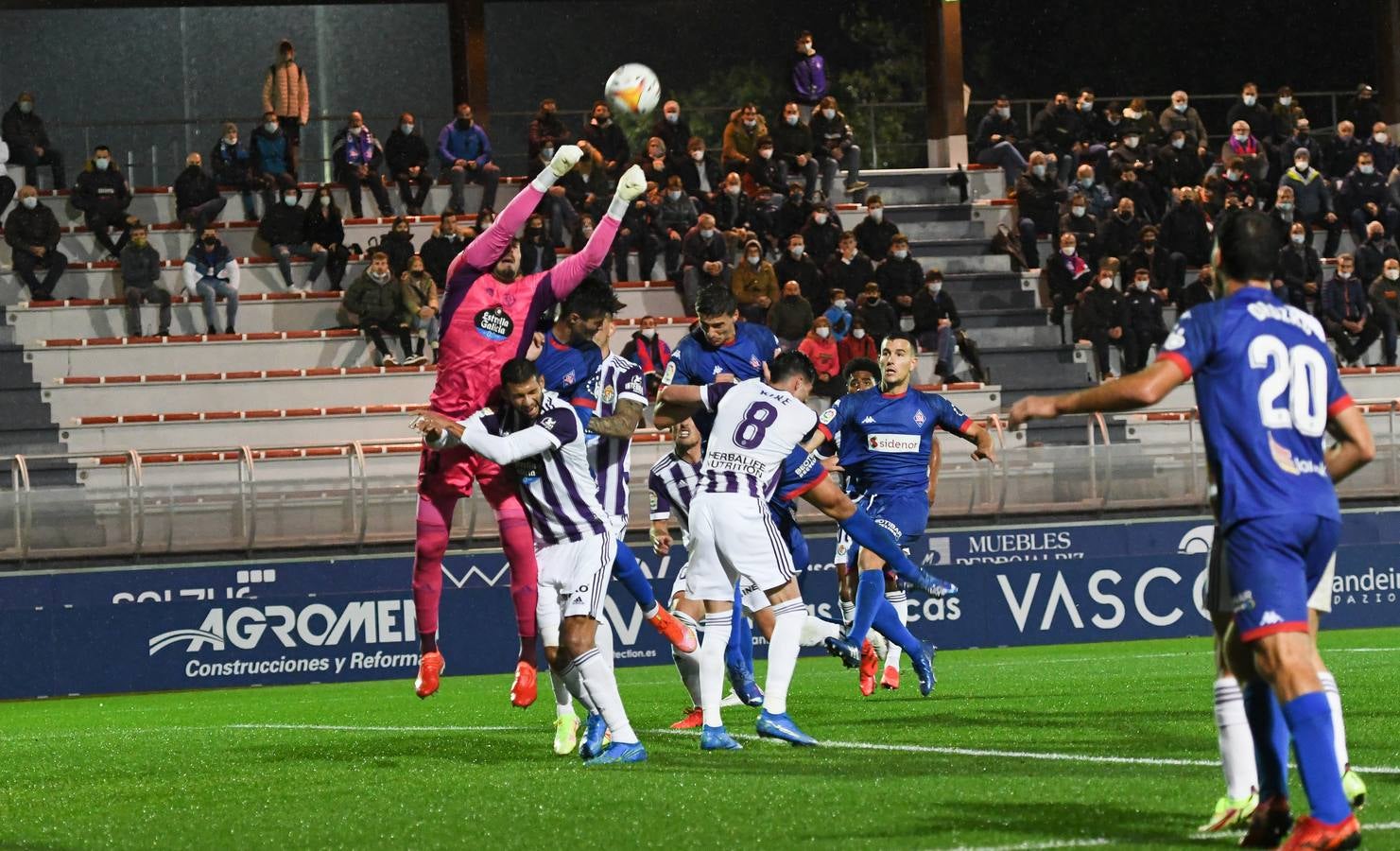 Fotos: Derrota del Real Valladolid ante el Amorebieta (4-1)