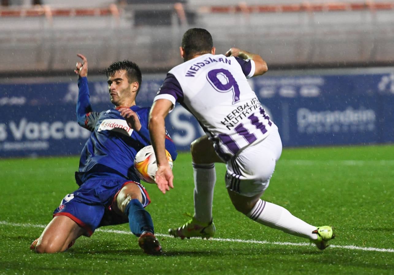 Fotos: Derrota del Real Valladolid ante el Amorebieta (4-1)