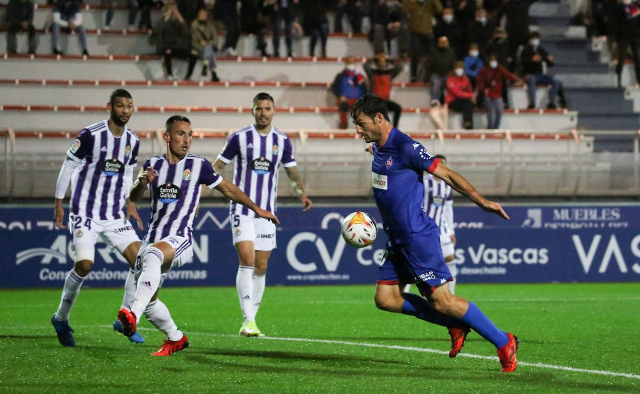 Un lamentable e irreconocible Real Valladolid cae goleado por el penúltimo de Segunda