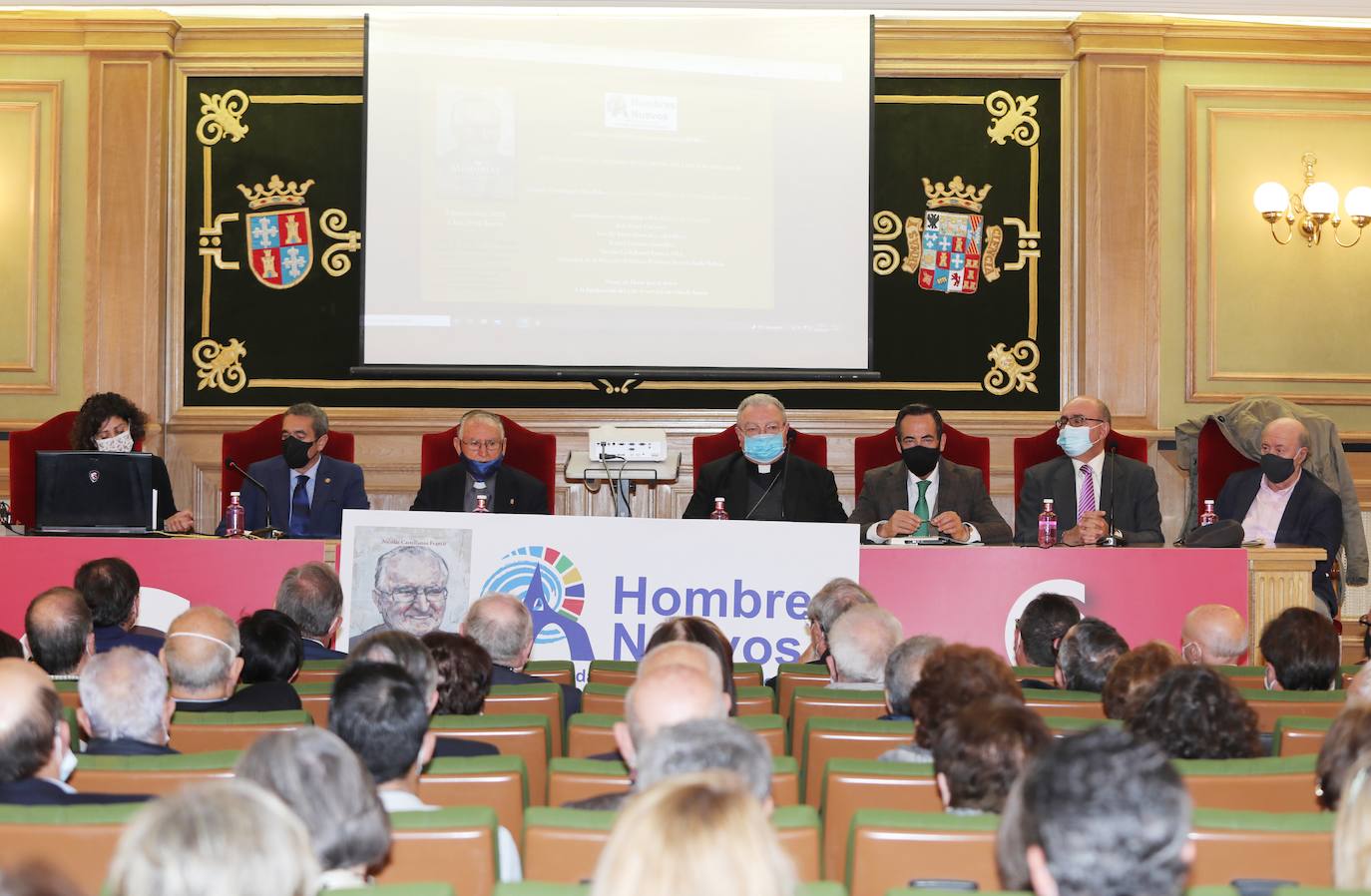 La Cámara de Comercio acogió la presentación del libro del monseñor Nicolás Castellanos 'Memorias, vida, pensamiento e historia de un obispo del Concilio Vaticano II'.