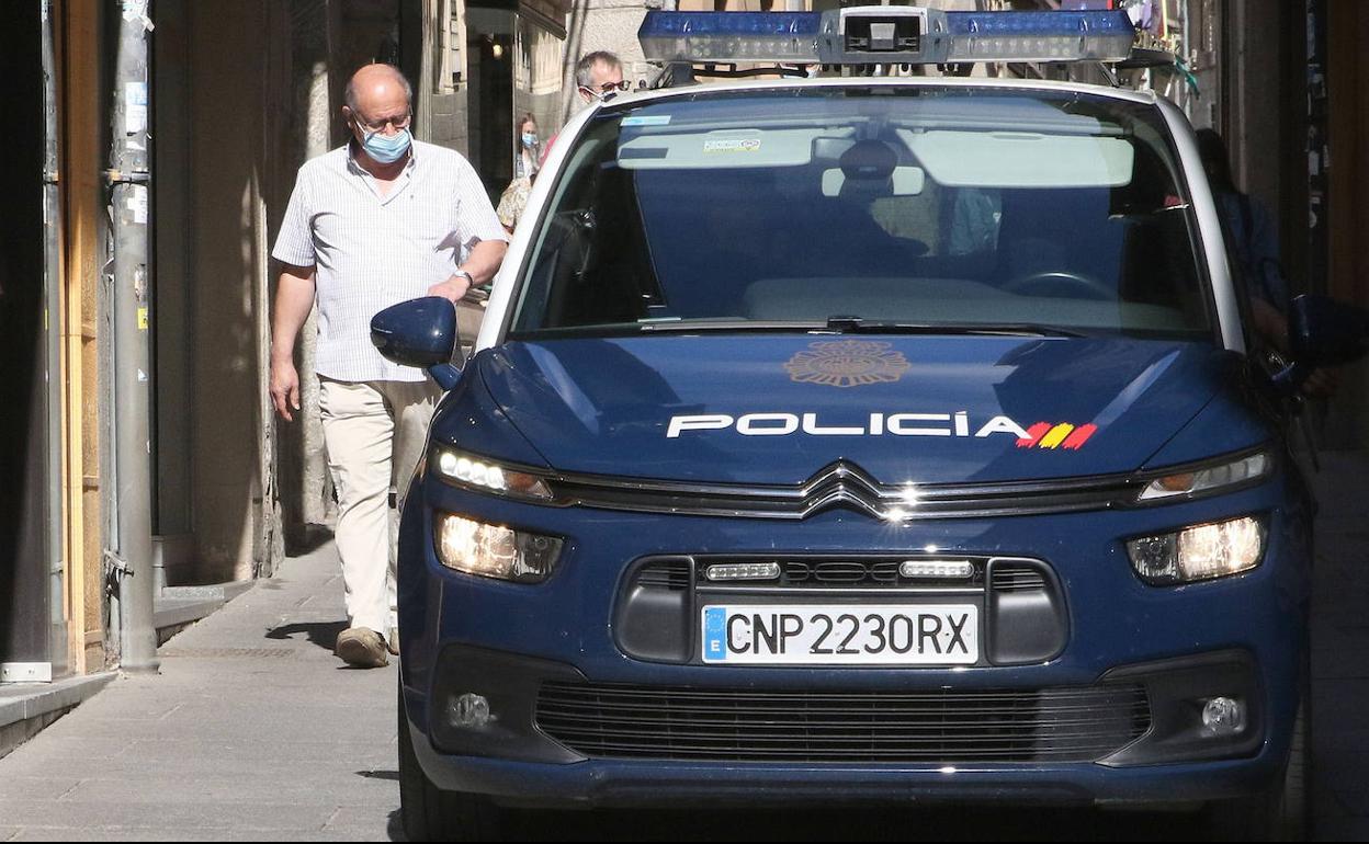 Un coche de la Policía Nacional, en una imagen de archivo.