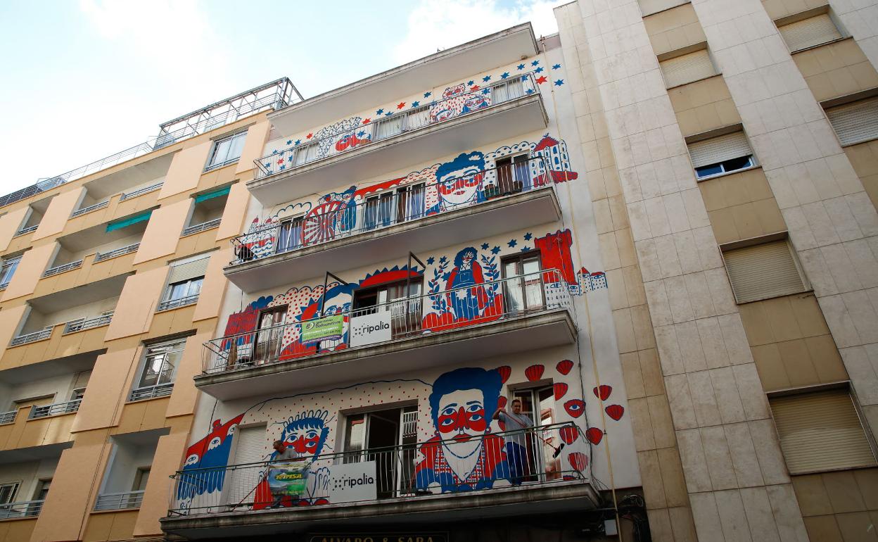 Edificio en una de las calles del Barrio del Oeste de Salamanca. 