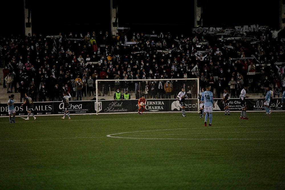 Unionistas y Celta B se reparten los puntos en un partido de plomos fundidos (1-1)