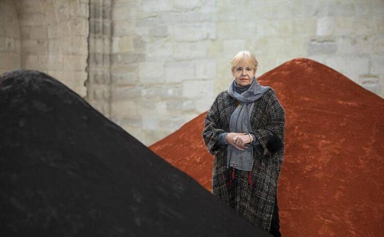 La artista Eva Lootz, en el Patio Herreriano. 