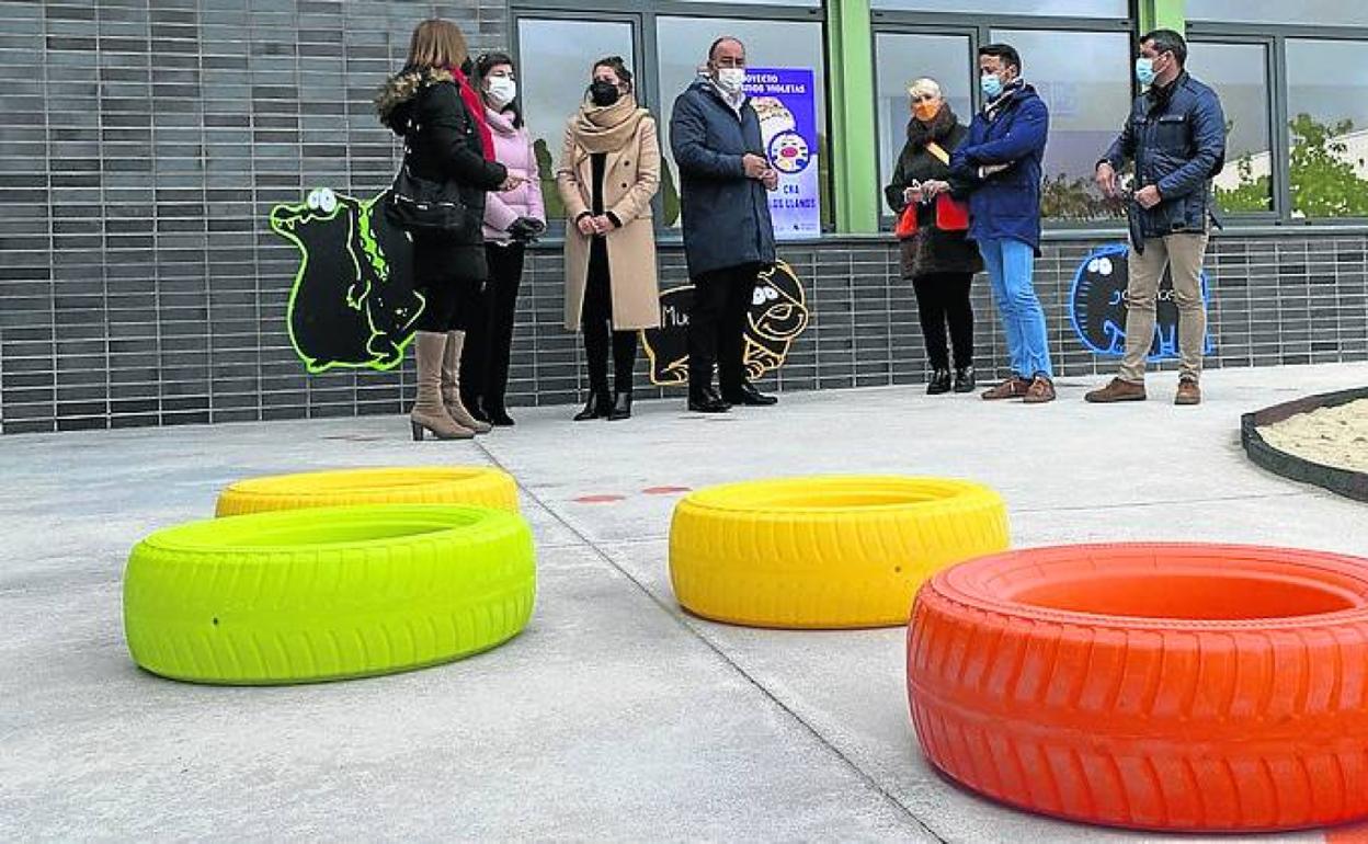 Visita a los juegos que en los patios morados en el CRA Los Llanos. 