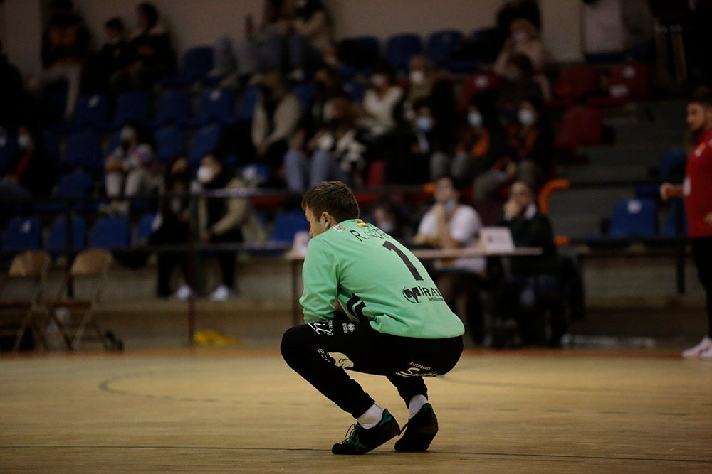 Primera derrota en casa para el BM Salamanca ante el Ademar B (30-36)