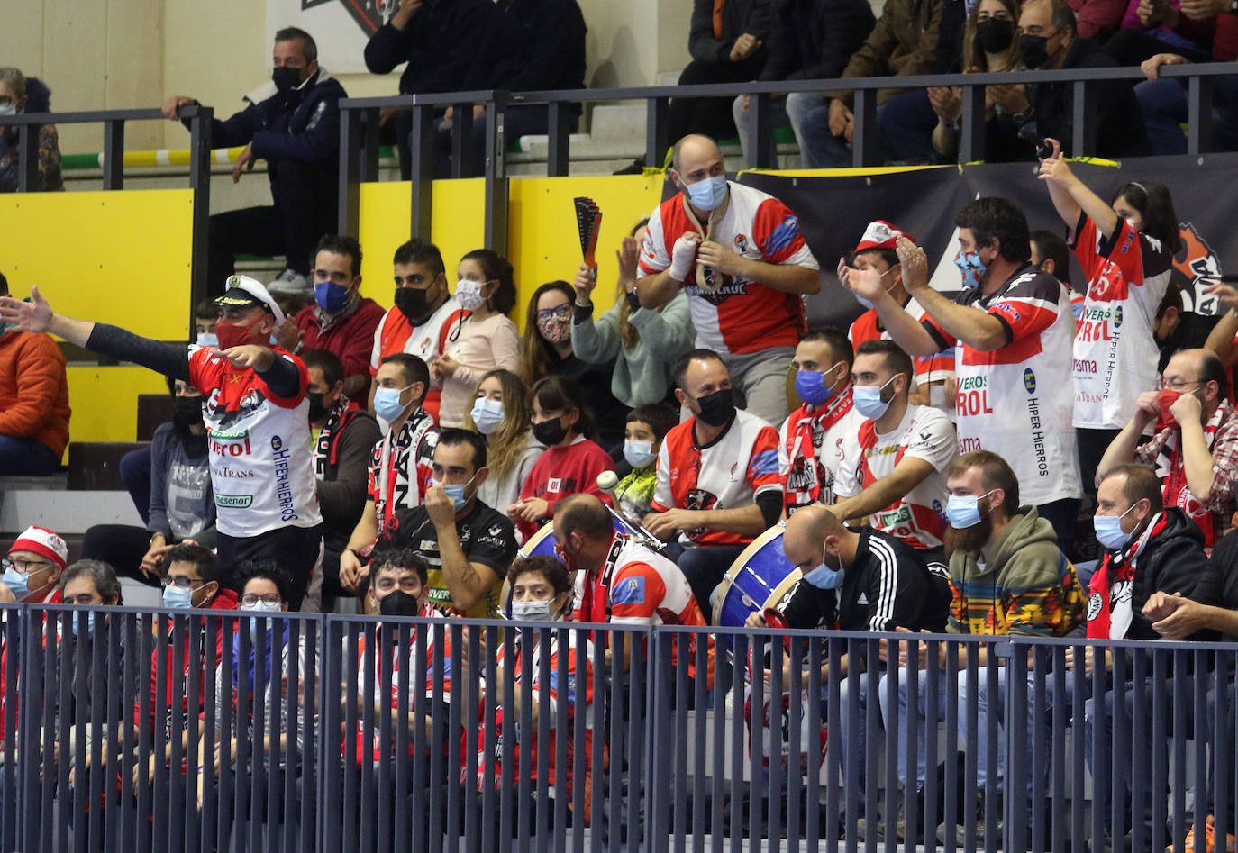 Partido de la Liga Asobal entre el Balonmano Nava y Granollers 