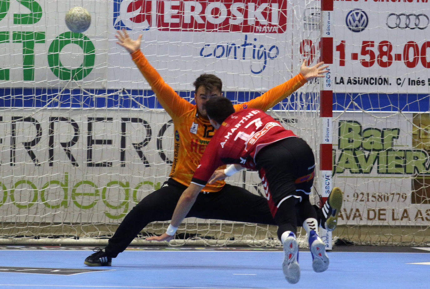 Partido de la Liga Asobal entre el Balonmano Nava y Granollers 