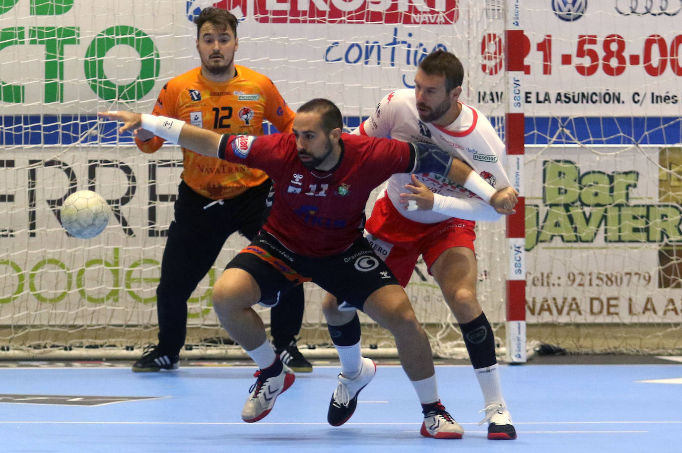 Partido de la Liga Asobal entre el Balonmano Nava y Granollers 