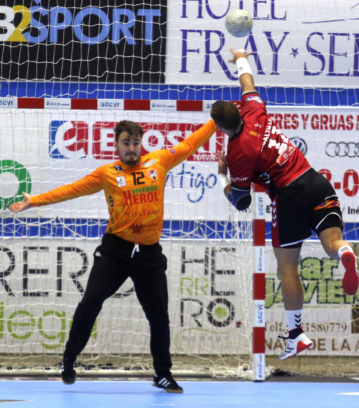 Partido de la Liga Asobal entre el Balonmano Nava y Granollers 