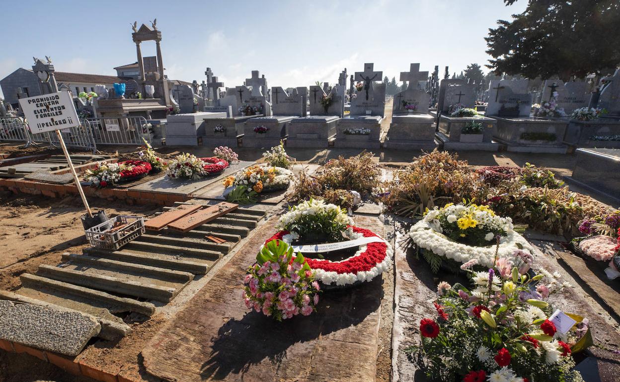 La ampliación del cementerio de Ávila acoge los restos de gran parte de los fallecidos por covid en la capital. 