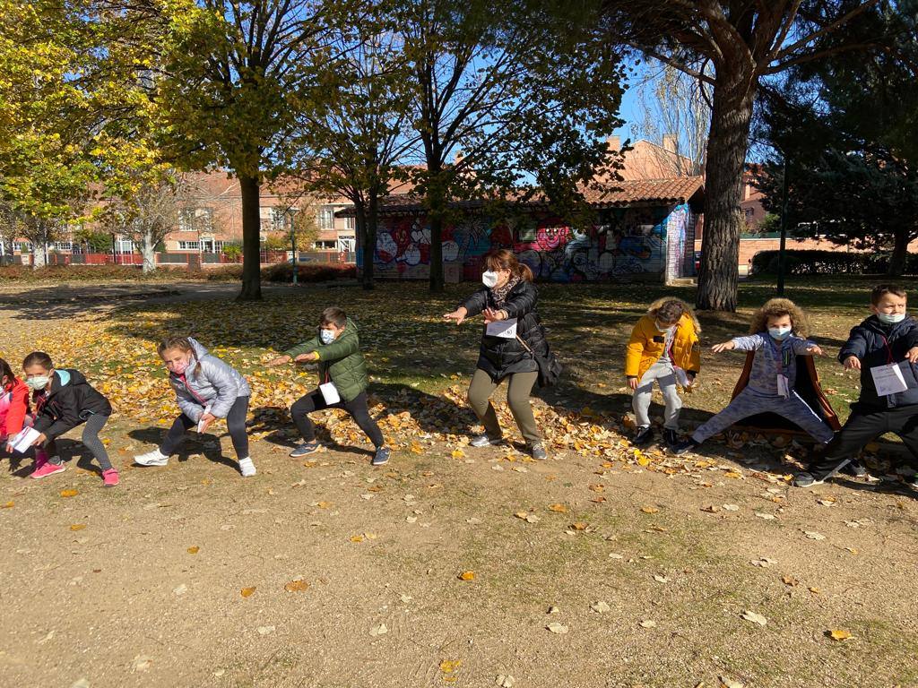 Fotos: Los alumnos del CEIP Parque Alameda bailan contra la obesidad