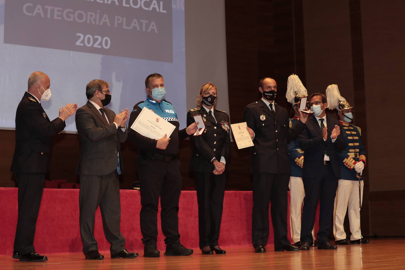 Fotos: Entrega de medallas en el Congreso Autonómico de Coordinación de Policía Local 1/4