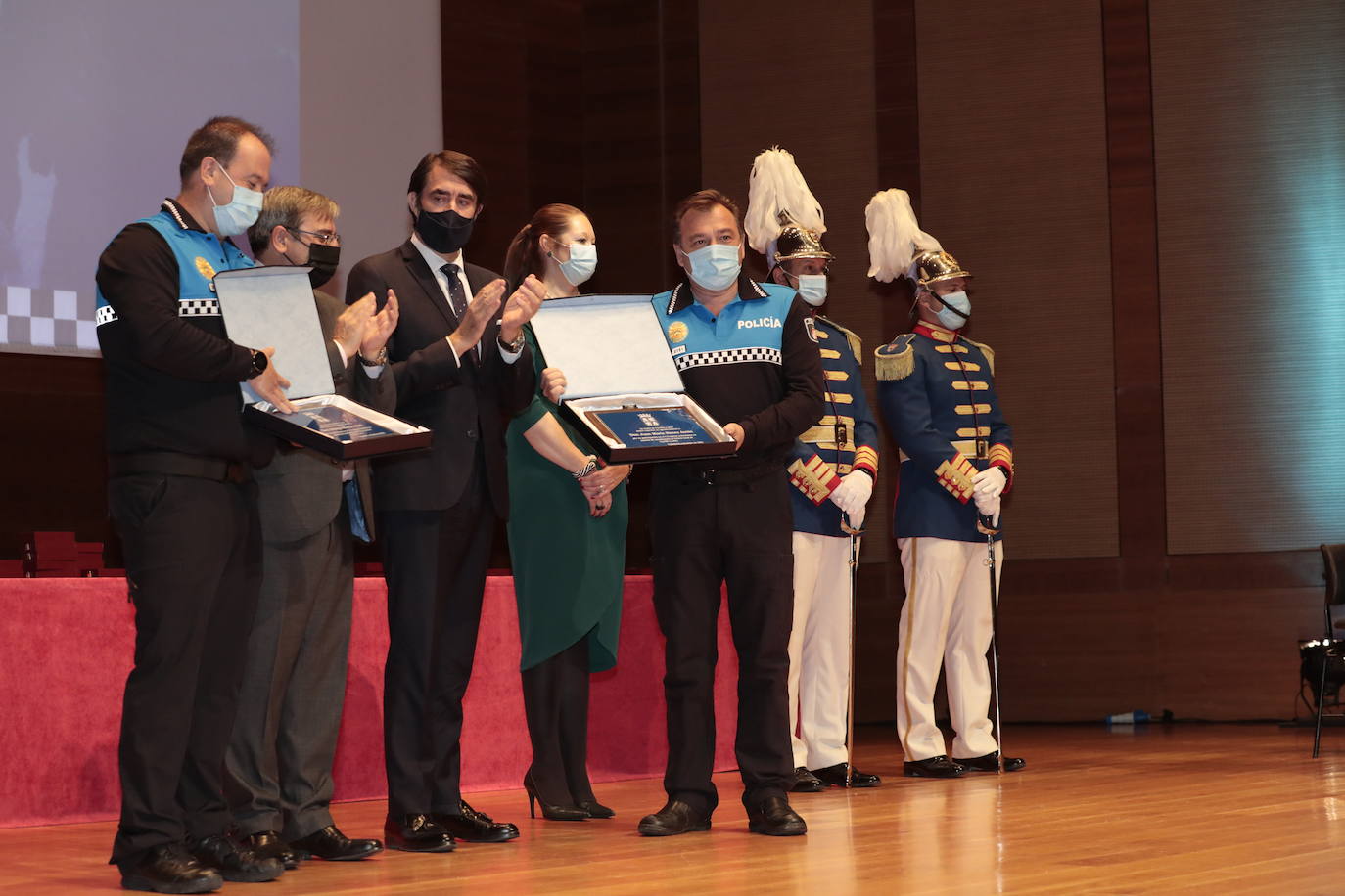 Fotos: Entrega de medallas en el Congreso Autonómico de Coordinación de Policía Local 1/4