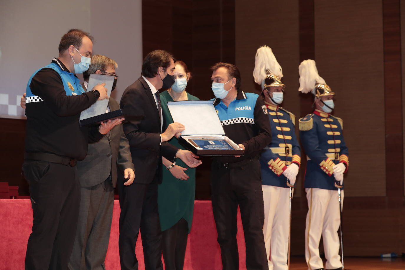 Fotos: Entrega de medallas en el Congreso Autonómico de Coordinación de Policía Local 1/4