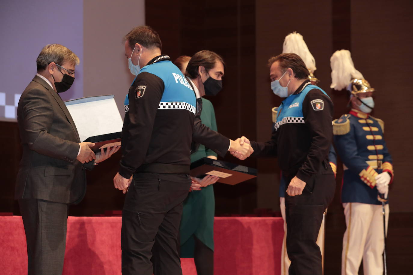 Fotos: Entrega de medallas en el Congreso Autonómico de Coordinación de Policía Local 2/4