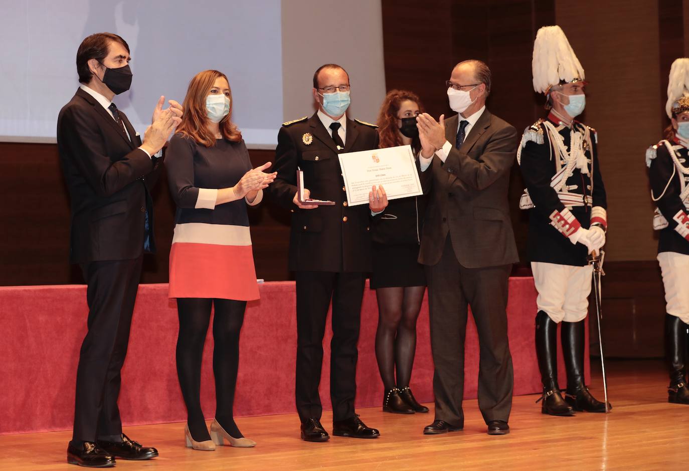 Fotos: Entrega de medallas en el Congreso Autonómico de Coordinación de Policía Local 3/4
