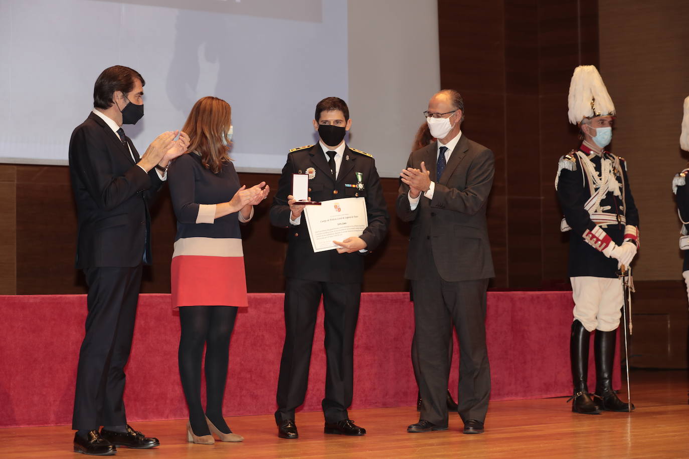 Fotos: Entrega de medallas en el Congreso Autonómico de Coordinación de Policía Local 3/4