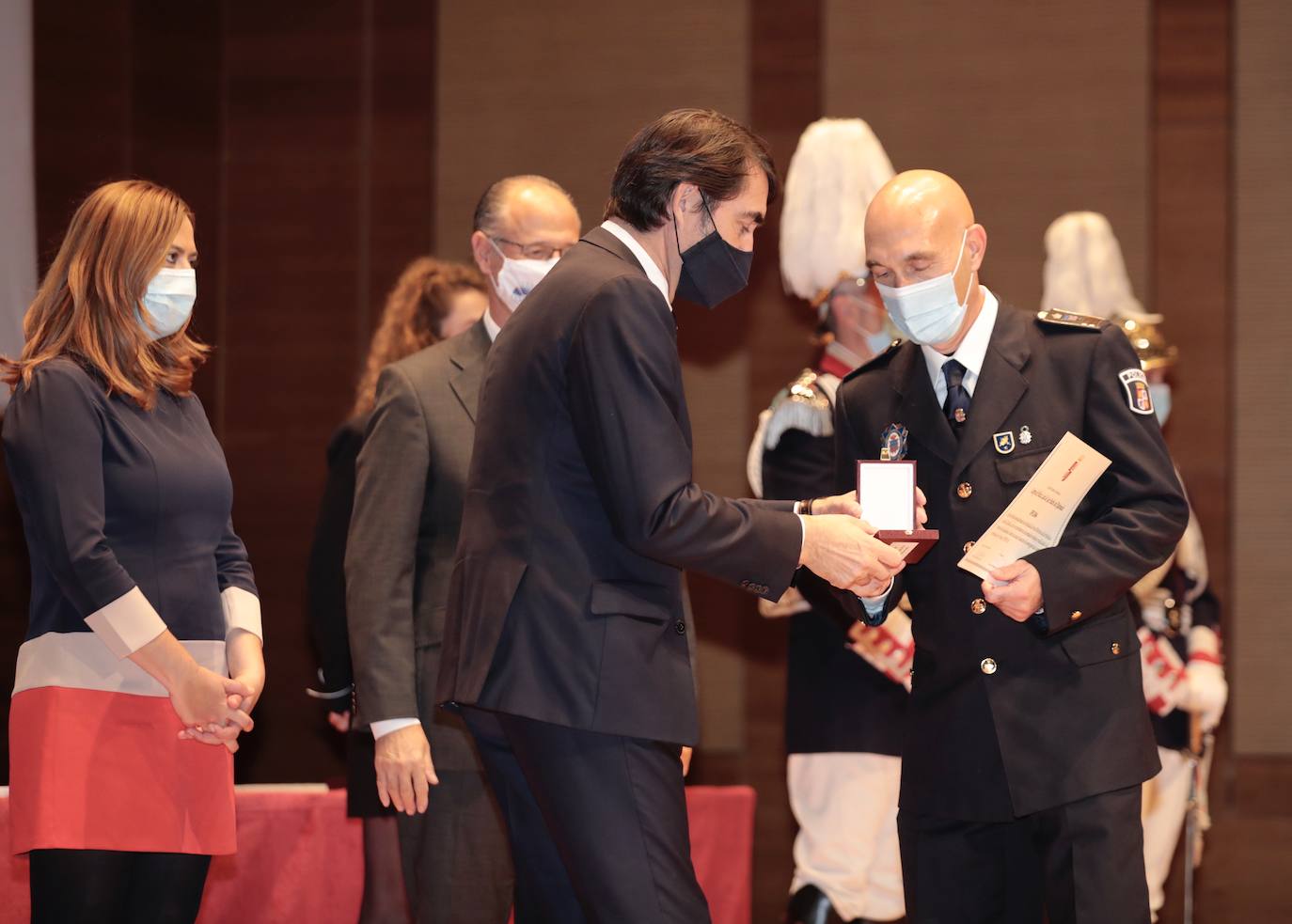 Fotos: Entrega de medallas en el Congreso Autonómico de Coordinación de Policía Local 3/4