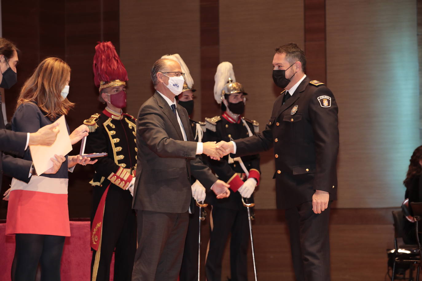 Fotos: Entrega de medallas en el Congreso Autonómico de Coordinación de Policía Local 4/4