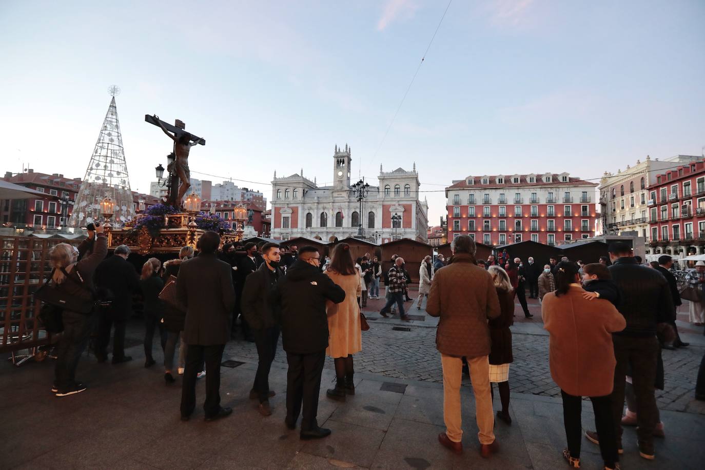 Fotos: La Cofradía de Jesús Nazareno celebra un Via Crucis extraordinario