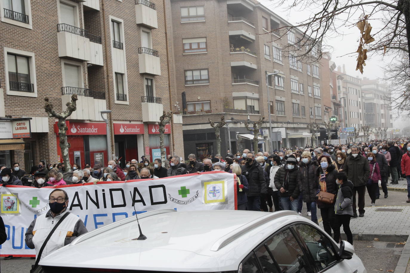 Fotos: Vecinos de Laguna, Boecillo y Viana se concentran para exigir una mejor atención sanitaria