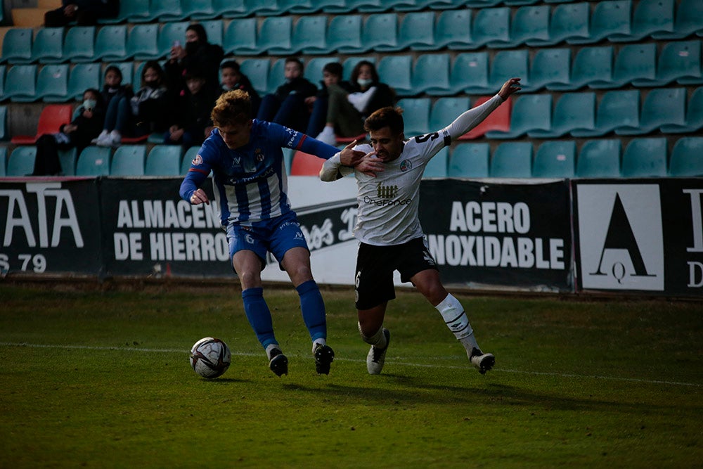 Un desquiciado Salamanca UDS tampoco puede con el Avilés en el Helmántico (0-0)