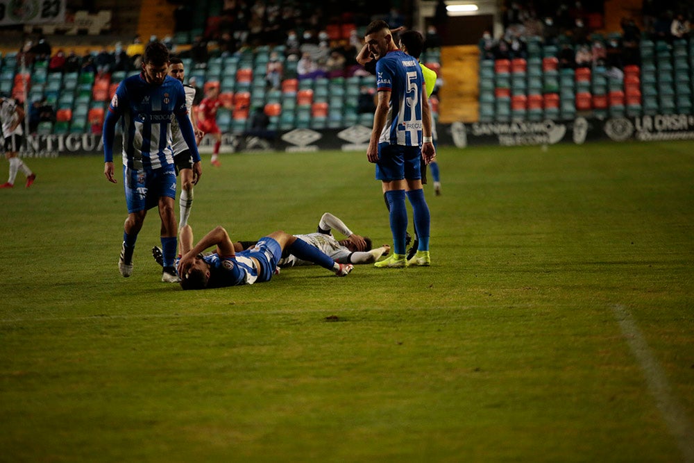 Un desquiciado Salamanca UDS tampoco puede con el Avilés en el Helmántico (0-0)