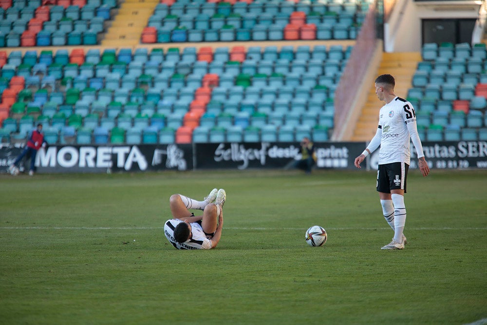 Un desquiciado Salamanca UDS tampoco puede con el Avilés en el Helmántico (0-0)