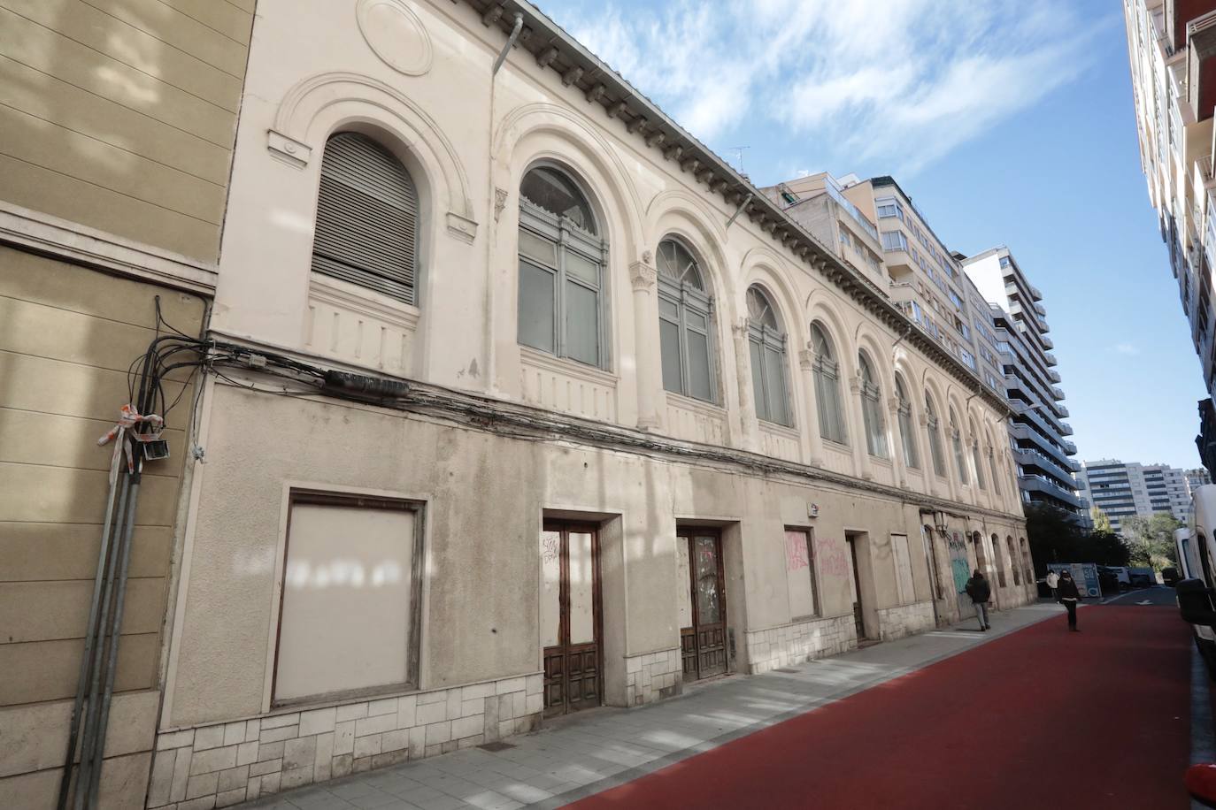 Fotos: Así se encuentran los camerinos y los pasillos del Teatro Lope de Vega de Valladolid