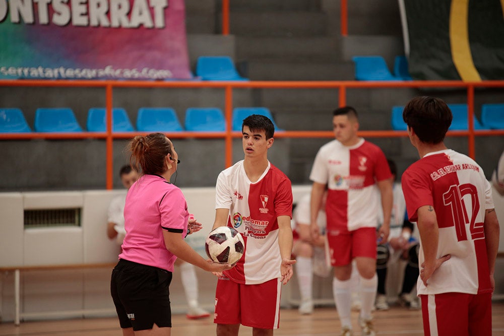 Unionistas FS golea al colista El Espinar Arlequín y se sitúa líder de la Tercera División (12-0)