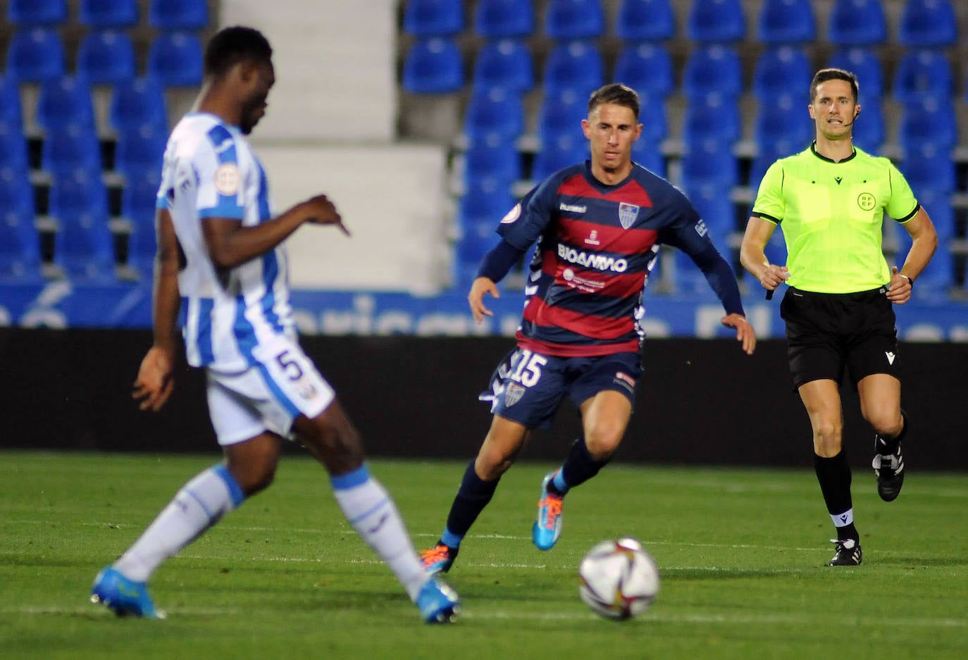 Derrota de la Gimástica en su visita al campo del Leganés. 