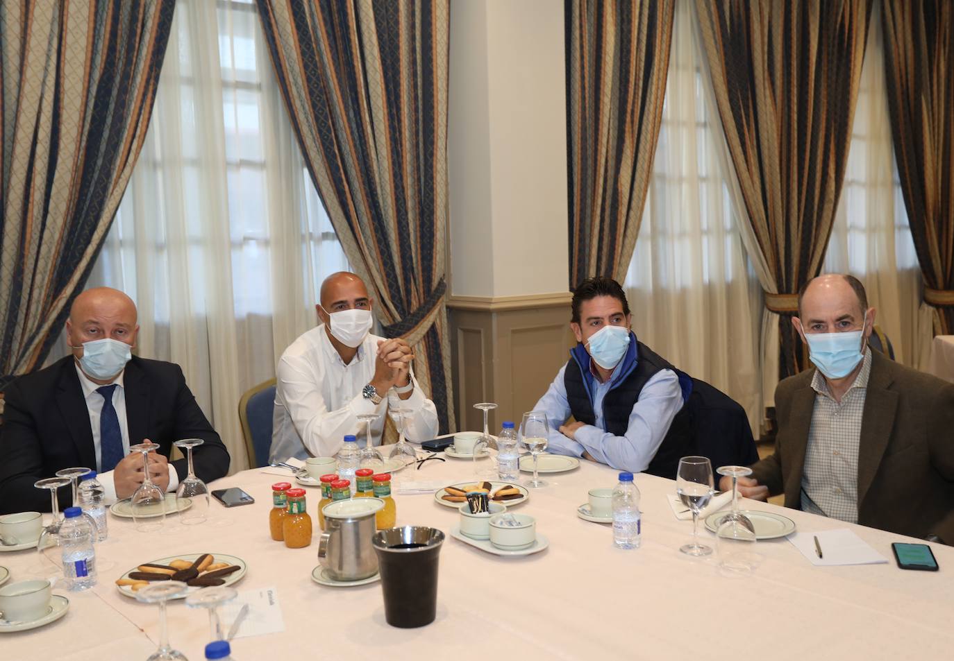 Fotos: Foro económico de El Norte de Castilla con el consejero de Agricultura