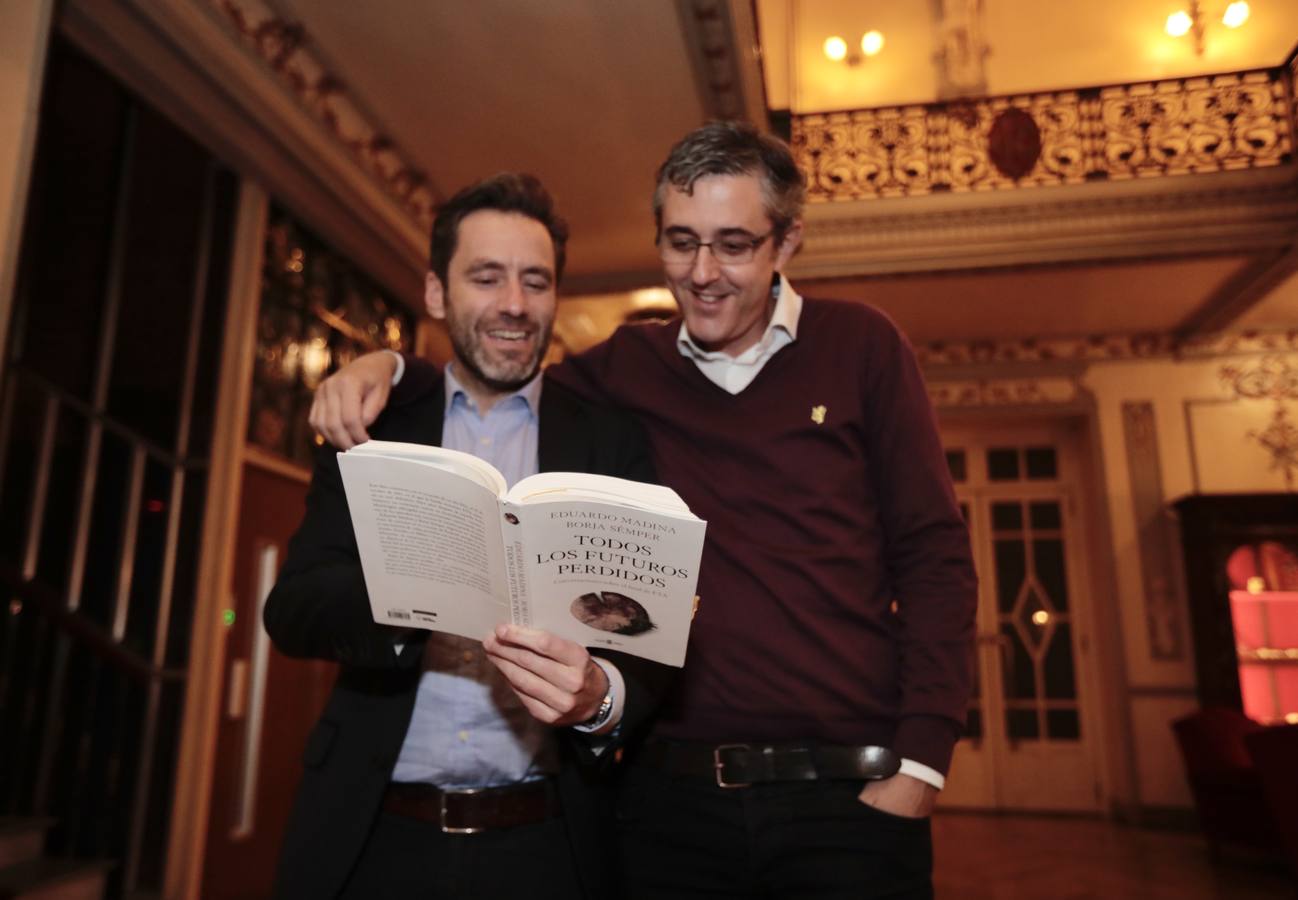 Fotos: Eduardo Madina y Borja Sémper, en el Aula de Cultura de El Norte de Castilla