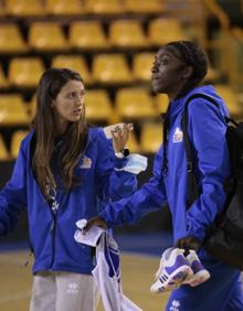 Imagen secundaria 2 - Kahleah Copper, MVP de la final de la WNBA, ya se ejercita con el CB Avenida