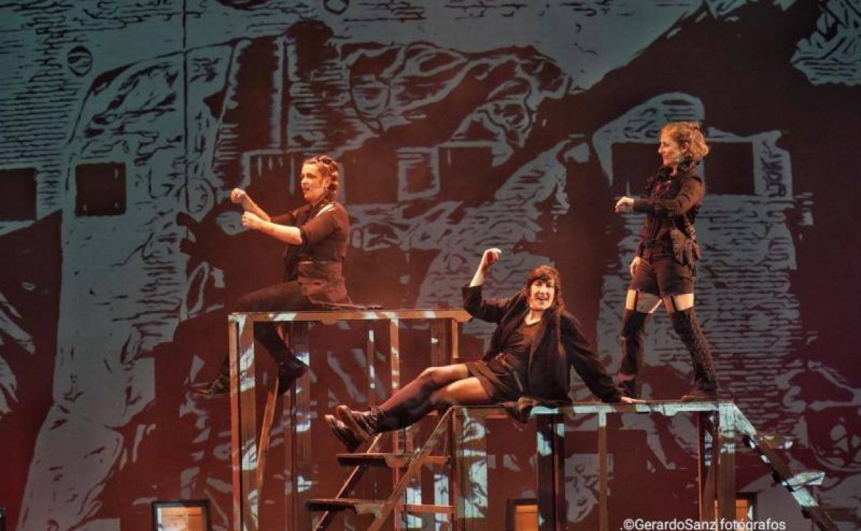 Un momento del espectáculo 'Año Zero', de la compañía andaluza Laviebel. 