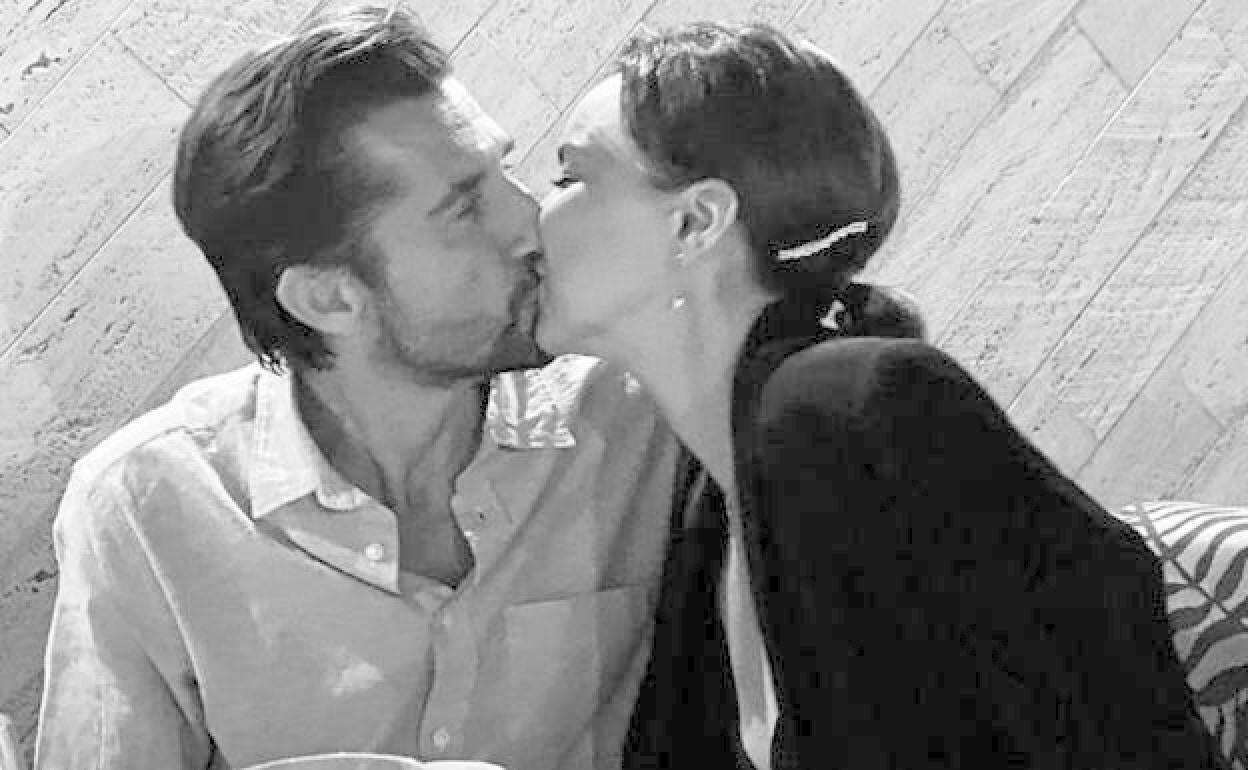 Chenoa y Miguel Sánchez Encinas ponen fecha a su boda