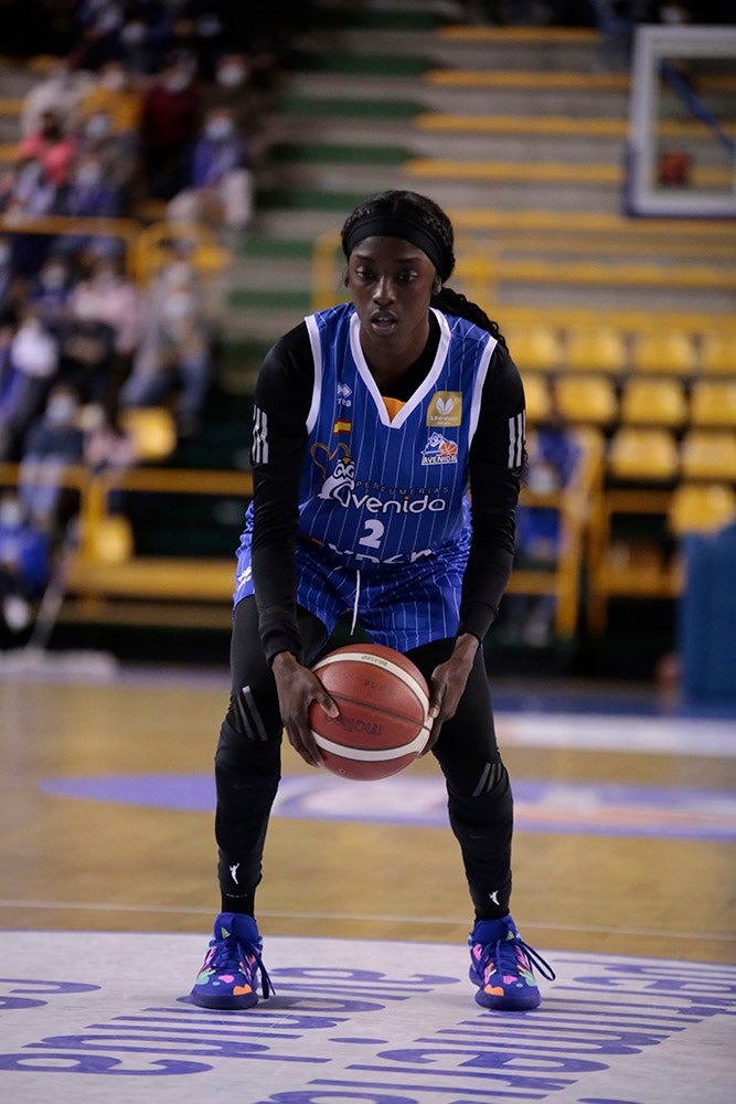 Triunfo inapelable del CB Avenida, debut de Copper y susto en Würzburg (89-39)